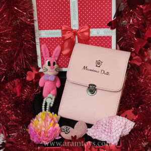 کادو خوشگل تولد کیف صورتی با عروسک خرگوش صورتی و کلی وسایل گوگولی و کوچولو